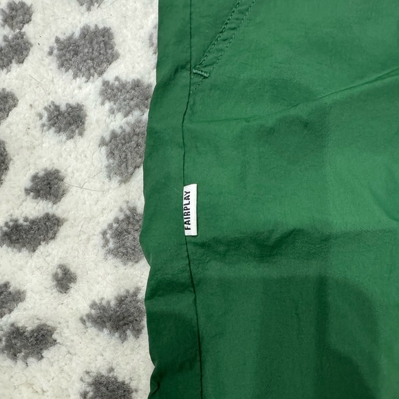 Men’s FairPlay Green Windbreaker Shorts - NWT - Size Large - Picture 3 of 8